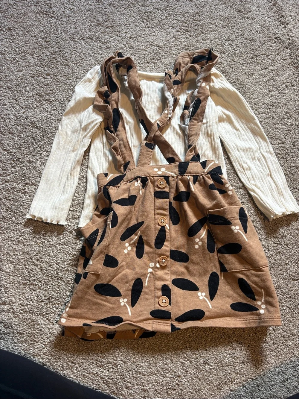 wonder nation Cream Ribbed Top with Tan Leaf-Print Suspender Skirt with stocking